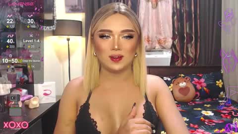 Snapshot of sweetbella118 chatting on December 2, 8:41 am bella online show from December 2, 8:41 am