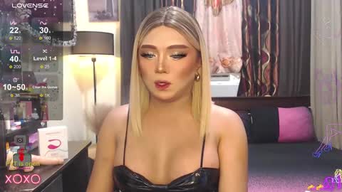 Snapshot of sweetbella118 chatting on December 22, 7:54 am bella online show from December 22, 7:54 am