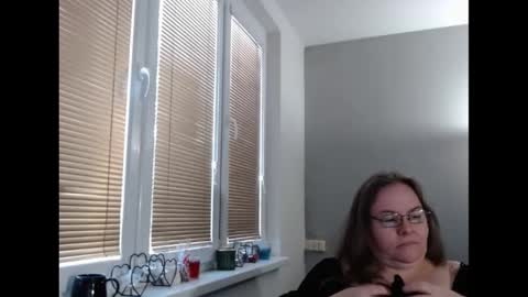 Snapshot of sweetboobs85h chatting on March 10, 2:16 pm Sweetboobs85h online show from March 10, 2:16 pm