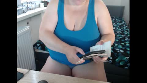 Snapshot of sweetboobs85h chatting on October 1, 7:47 am Sweetboobs85h online show from October 1, 7:47 am