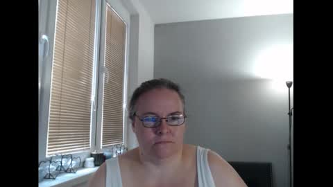 Snapshot of sweetboobs85h chatting on October 9, 8:23 am Sweetboobs85h online show from October 9, 8:23 am