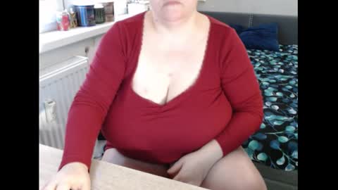 Sweetboobs85h online show from March 7, 11:29 am