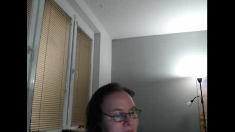 Sweetboobs85h online show from May 5, 8:50 pm