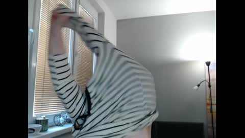 Sweetboobs85h online show from May 28, 6:54 am