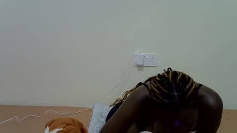 sweetbooty05 online show from April 14, 12:27 am