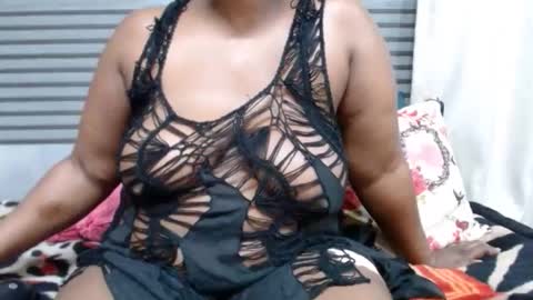 Snapshot of sweetcandypussy25 chatting on February 4, 11:20 pm queen online show from February 4, 11:20 pm