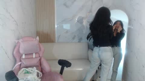 Amaranta online show from April 11, 1:37 pm