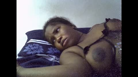 Snapshot of sweetcoochiex chatting on November 6, 12:11 am sweetcoochiex online show from November 6, 12:11 am