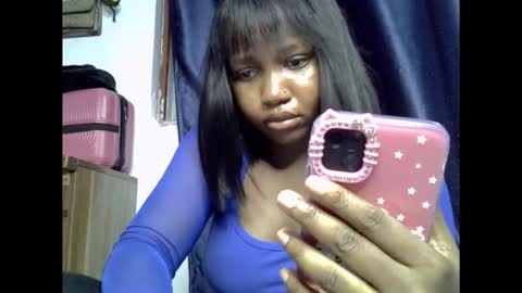 Snapshot of sweetcoochiex chatting on December 16, 6:24 pm sweetcoochiex online show from December 16, 6:24 pm