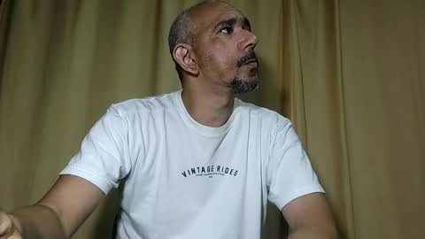 sweetcuervo independent model online show from April 4, 4:22 am