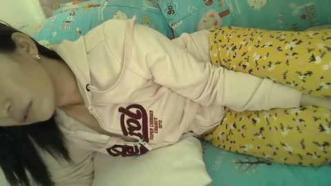 Snapshot of sweetfilipinawet chatting on January 15, 1:45 am Stacy online show from January 15, 1:45 am