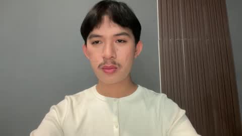 Snapshot of sweetguy102103 chatting on February 20, 6:48 am khrayan online show from February 20, 6:48 am