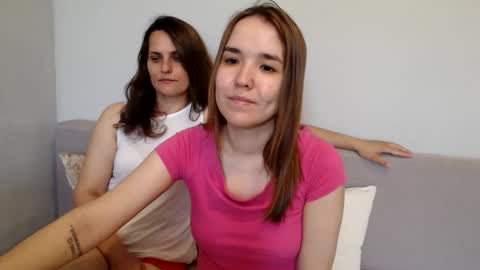 Snapshot of sweetharts69 chatting on May 15, 5:25 am Alina and Mia online show from May 15, 5:25 am