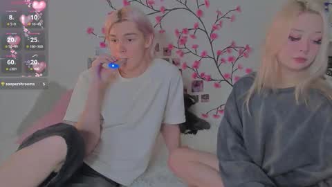 sweethearts_friends online show from March 10, 6:29 am