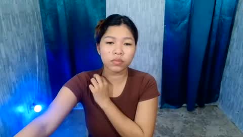Snapshot of sweethoney_abbey chatting on June 4, 6:14 pm sweethoney_abbey online show from June 4, 6:14 pm