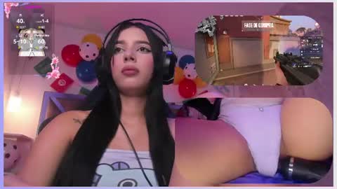 Snapshot of sweetie_cloe chatting on June 12, 9:46 pm sweetie_cloe online show from June 12, 9:46 pm