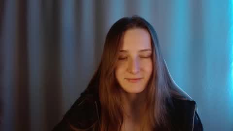 Annie online show from February 25, 8:51 pm