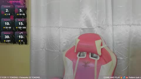 Snapshot of sweetieandjuiicy chatting on October 27, 1:04 pm Call me Nataly online show from October 27, 1:04 pm