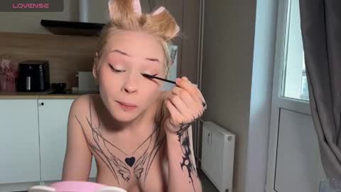 sweetie Lisa3 online show from May 30, 3:47 am