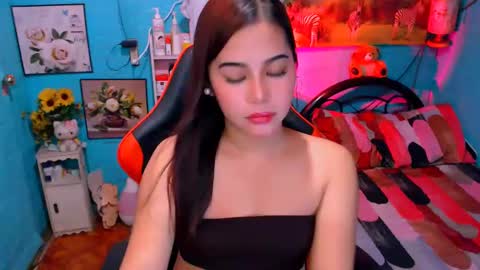 Nicole online show from December 13, 5:21 pm