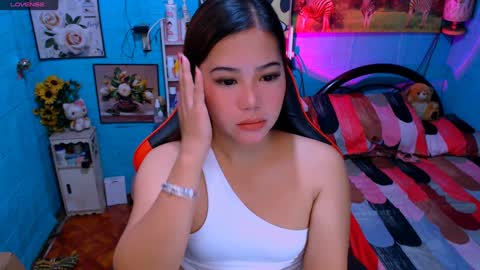 Nicole online show from February 25, 4:00 pm