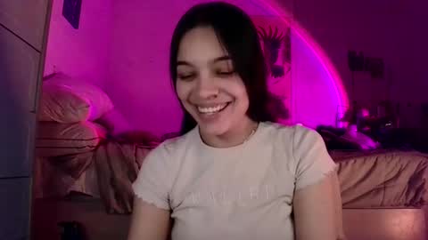 Snapshot of sweetieslikebutter chatting on December 18, 5:37 am Blu Sweets online show from December 18, 5:37 am