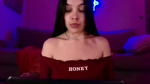 Snapshot of sweetieslikebutter chatting on February 22, 5:55 am Blu Sweets online show from February 22, 5:55 am