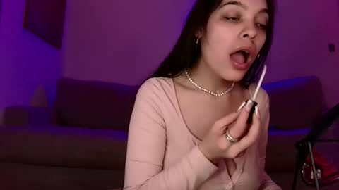 Snapshot of sweetieslikebutter chatting on February 24, 6:36 pm Blu Sweets online show from February 24, 6:36 pm