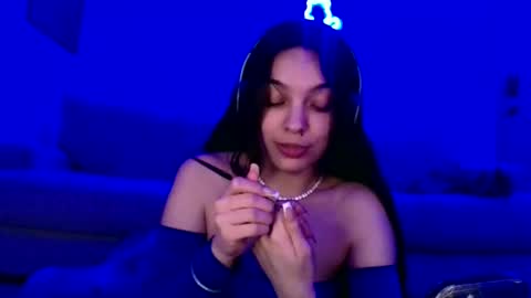 Snapshot of sweetieslikebutter chatting on February 27, 7:55 am Blu Sweets online show from February 27, 7:55 am