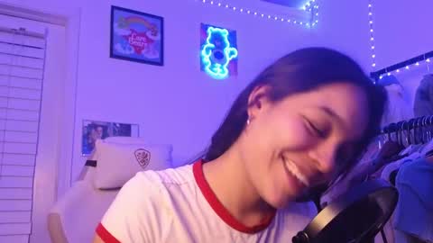 Snapshot of sweetieslikebutter chatting on September 14, 2:33 am Blu Sweets online show from September 14, 2:33 am