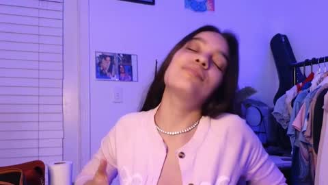 Snapshot of sweetieslikebutter chatting on September 24, 10:57 pm Blu Sweets online show from September 24, 10:57 pm