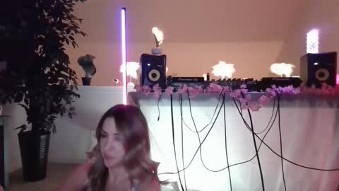 sweetjewlez online show from November 14, 1:37 am