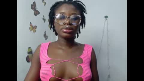 Snapshot of sweetjuicyclit chatting on July 3, 11:33 pm zuri online show from July 3, 11:33 pm