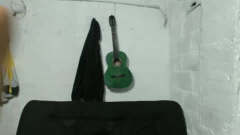 Snapshot of sweetlatinakim chatting on February 24, 11:58 pm Camilo online show from February 24, 11:58 pm