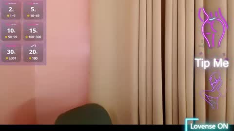 Snapshot of sweetleah_1998 chatting on January 20, 5:06 pm Leah online show from January 20, 5:06 pm