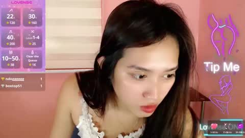 Snapshot of sweetleah_1998 chatting on March 2, 3:24 am Leah online show from March 2, 3:24 am