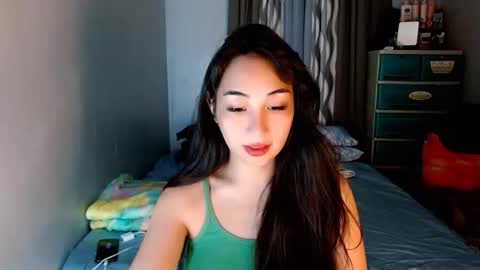 Snapshot of sweetlilly_18 chatting on February 19, 2:51 am Lilly online show from February 19, 2:51 am