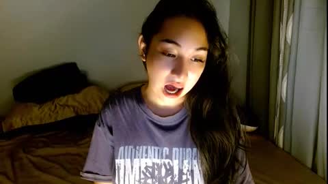 Snapshot of sweetlilly_18 chatting on March 1, 9:33 am Lilly online show from March 1, 9:33 am