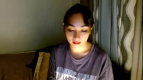 Snapshot of sweetlilly_18 chatting on March 2, 11:17 am Lilly online show from March 2, 11:17 am