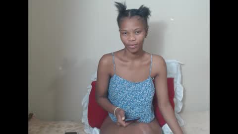 sweetlipss_ online show from September 19, 7:58 pm