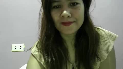 Snapshot of sweetliza20 chatting on October 22, 12:33 am Liz online show from October 22, 12:33 am