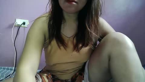 Snapshot of sweetliza20 chatting on March 15, 3:12 am Liz online show from March 15, 3:12 am