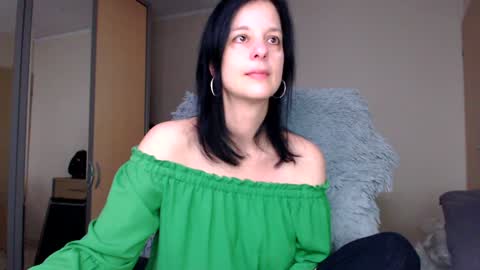 JenJenny online show from February 6, 9:00 am