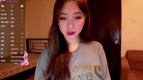 Snapshot of sweetlovepinay04 chatting on November 9, 1:59 am Zoe online show from November 9, 1:59 am