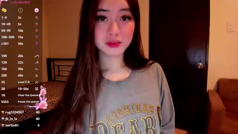 Snapshot of sweetlovepinay04 chatting on November 11, 4:23 am Zoe online show from November 11, 4:23 am