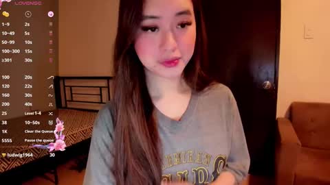 Snapshot of sweetlovepinay04 chatting on November 13, 4:55 am Zoe online show from November 13, 4:55 am