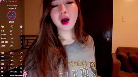 Snapshot of sweetlovepinay04 chatting on November 28, 7:00 am Zoe online show from November 28, 7:00 am