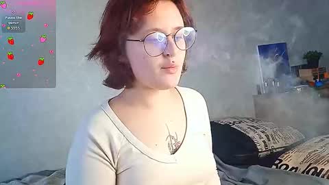 Snapshot of sweetly_girl chatting on March 3, 2:28 am Louise online show from March 3, 2:28 am