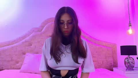 sweetlyundone online show from April 15, 7:43 pm