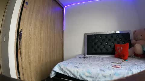 Snapshot of sweetmagic6 chatting on December 19, 8:16 pm sweetmagic6 online show from December 19, 8:16 pm